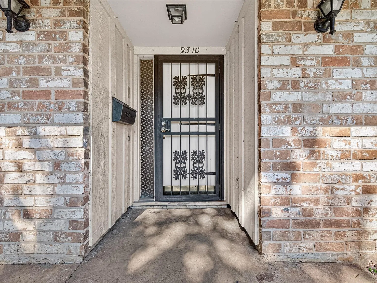 4 bed, 2.5 bath, 2135 sqft, $2,150 — Photo 4