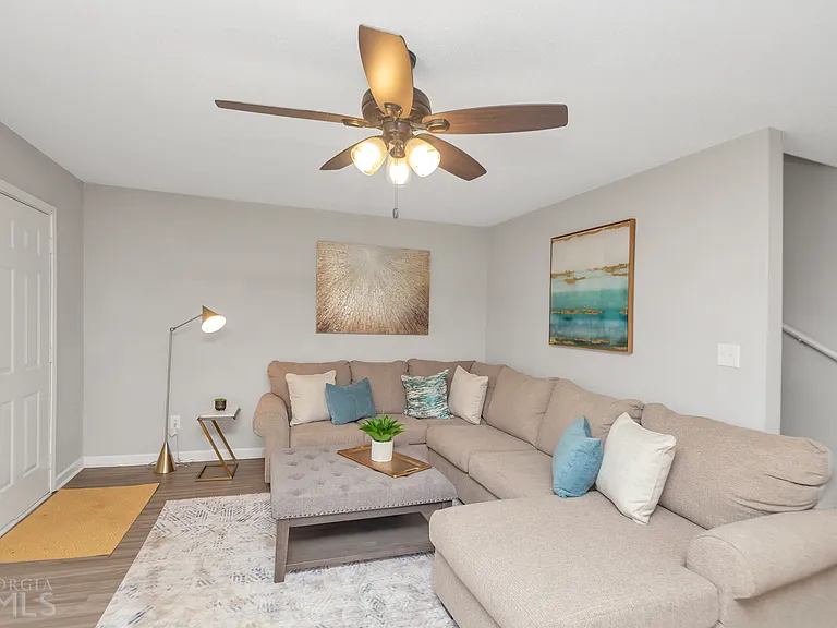 7267 Crestside Dr — Photo 10