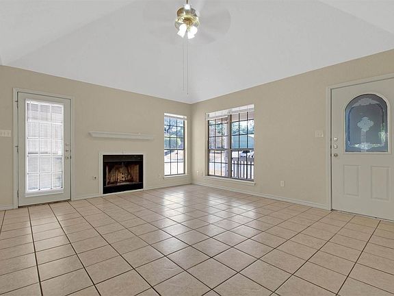 5th image of 2016 Castle Gate Cir