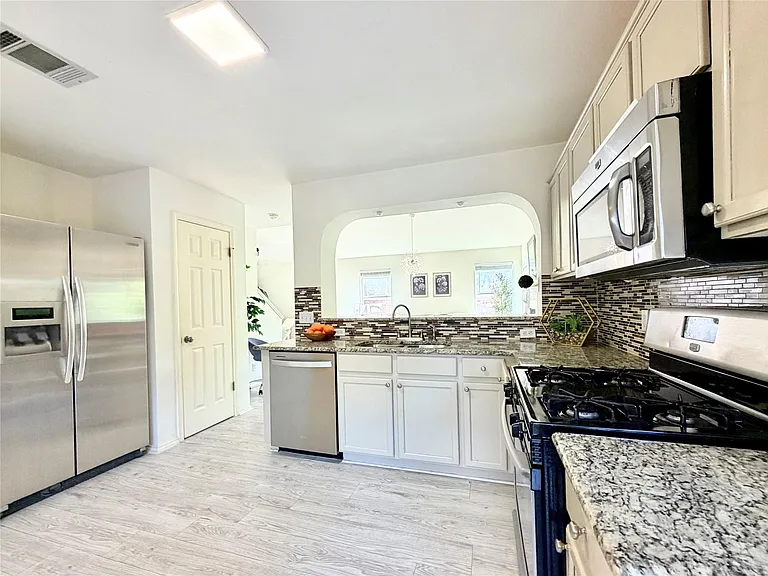 9802 Copper Creek Dr — Photo 15