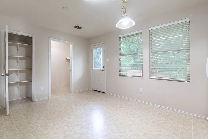 2405 Spruce Ct — Photo 5