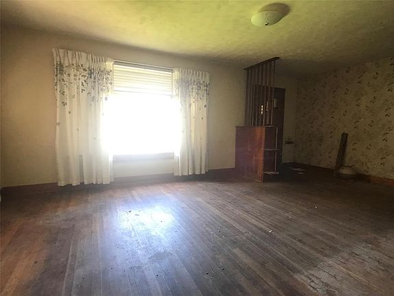 3rd image of 3809 Avenue L