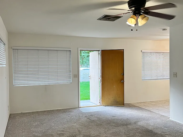 44136 Fairhaven Dr — Photo 4