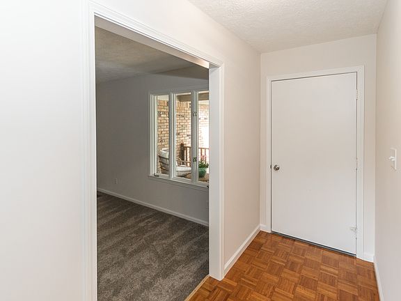 4th image of 5939 Tulip Dr