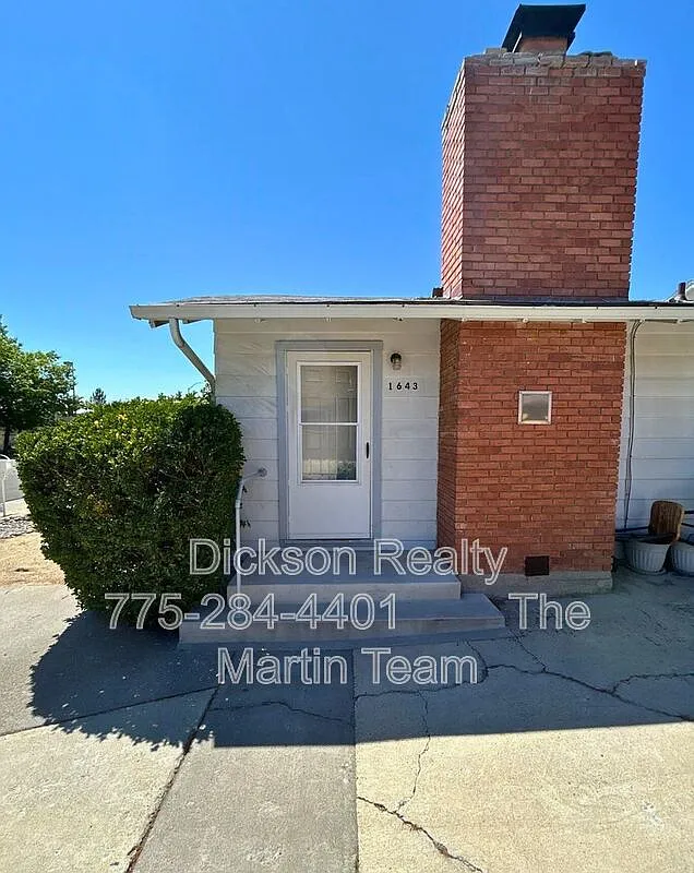 Building Photo - 1643 Lakeside Dr
