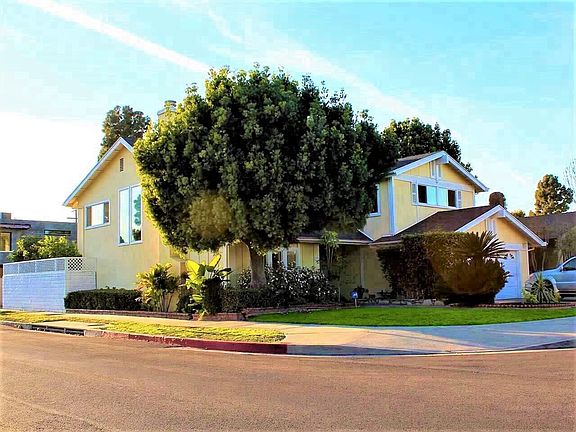 Appealing corner house facing the East, the direction of the