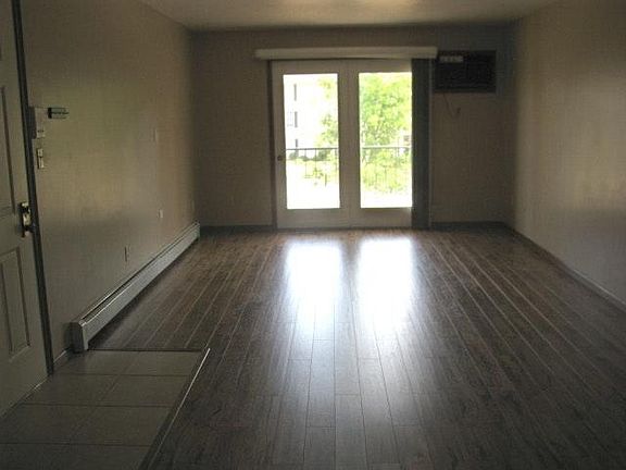 4th image of 7404 Eisenhower Drive # Second Floor