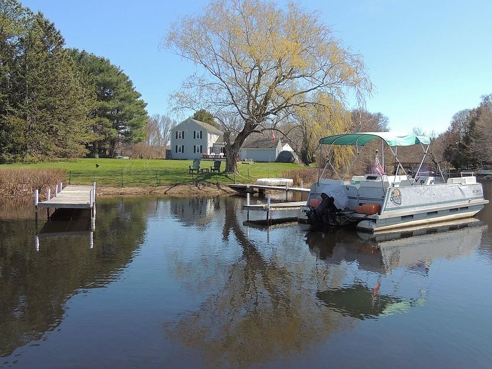 2nd image of 6 Parkhurst Dr