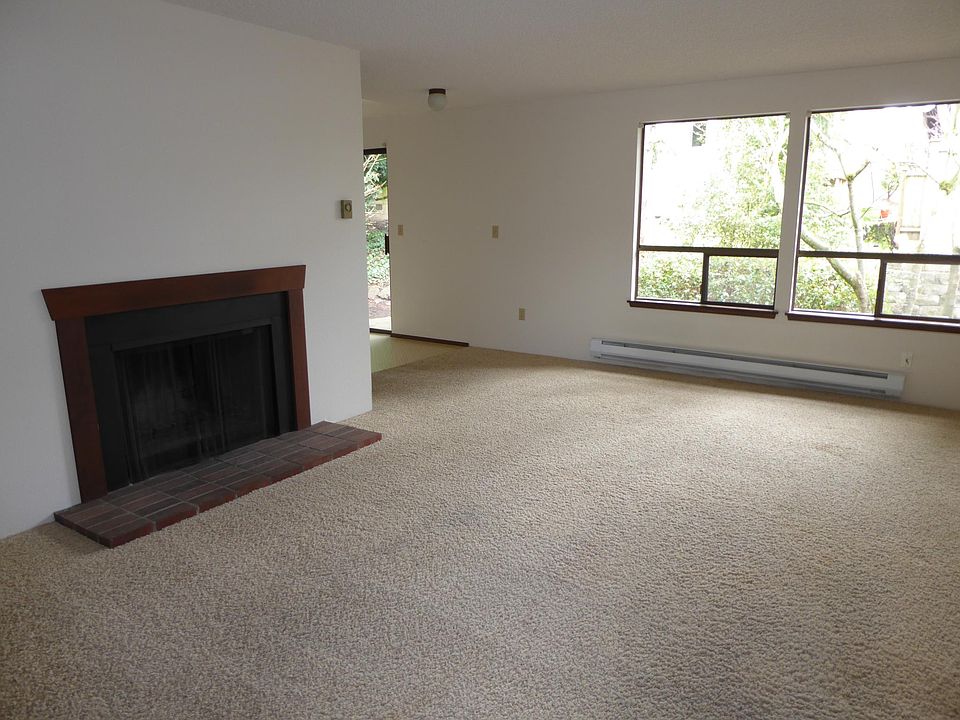 Living room with fireplace