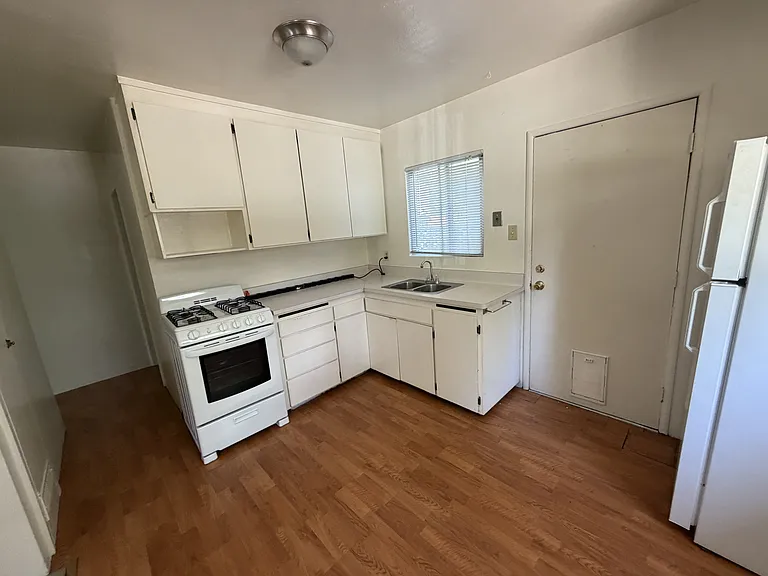 2040 13th St — Photo 3