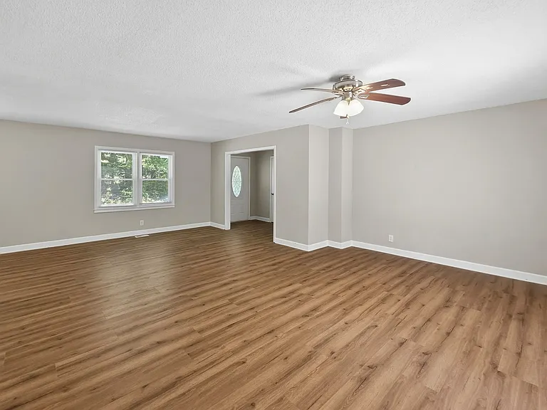 5949 James Rd — Photo 15