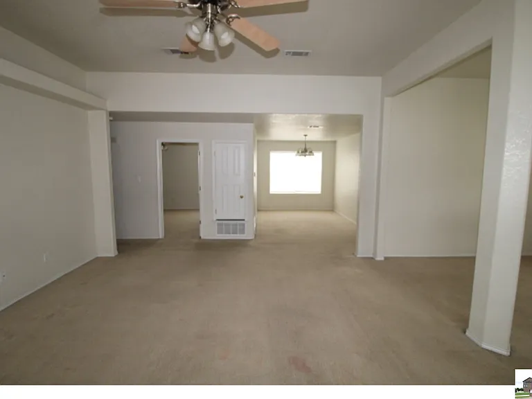 1906 Flagstaff Dr — Photo 22