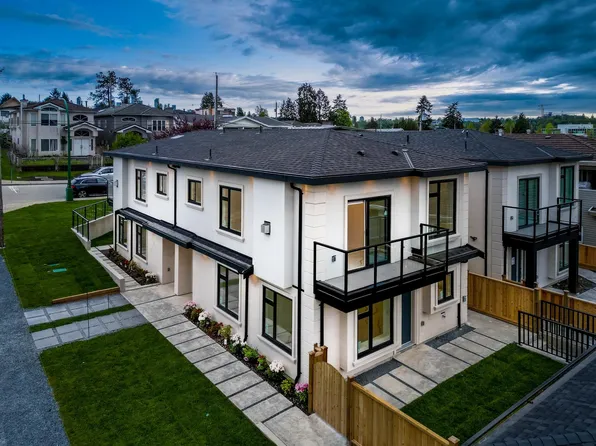 3087 Royal Oak Ave, Burnaby, BC V5G 1B4