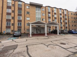 25735 Lorain Rd UNIT 421, North Olmsted, OH