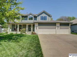 15134 Sherwood Ave, Omaha, NE 68116