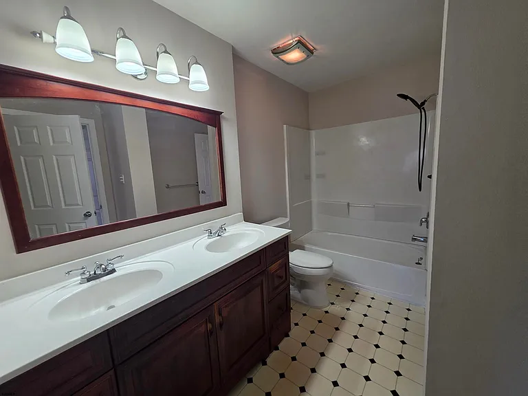 2529 Cottonwood Ct #2529 — Photo 6