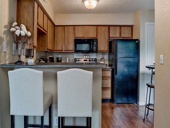 5th image of 1001 50th Ave #1102