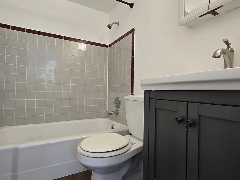University View Apartments — Photo 33