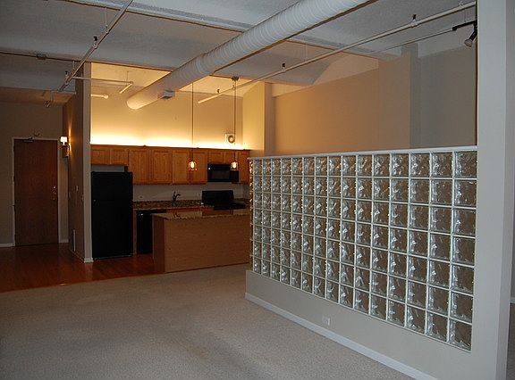 3rd image of 633 S Plymouth Ct APT 309