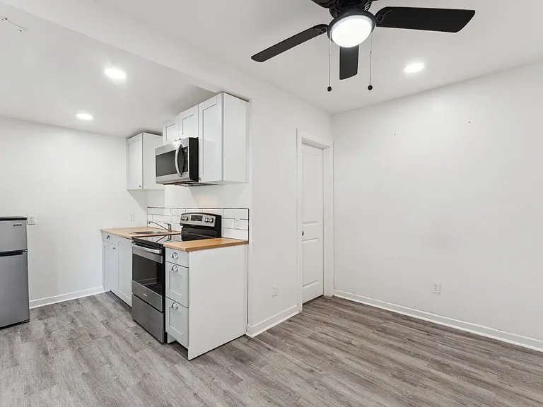 155 Oelkers St #B — Photo 3