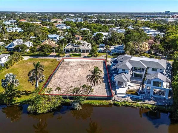 649 Bougainvillea RD, NAPLES, FL 34102