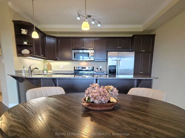 1030 Coronation Dr #406, London, ON N6G 0G5