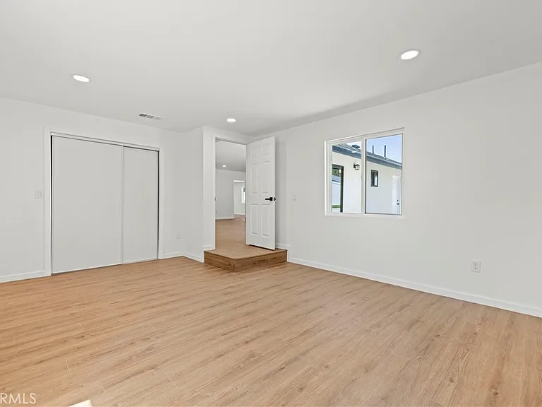 11549 Kagel Canyon St — Photo 25