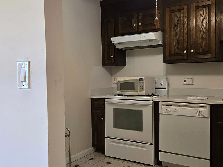 30 Stearns Rd #502 — Photo 3