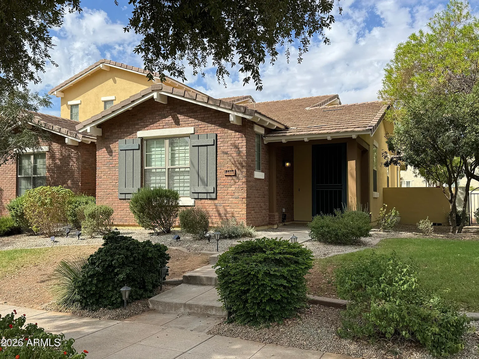 3 bed, 2.0 bath, 1679 sqft, $2,400 — Photo 1