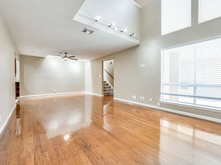 201 W Craig Pl #N — Photo 7