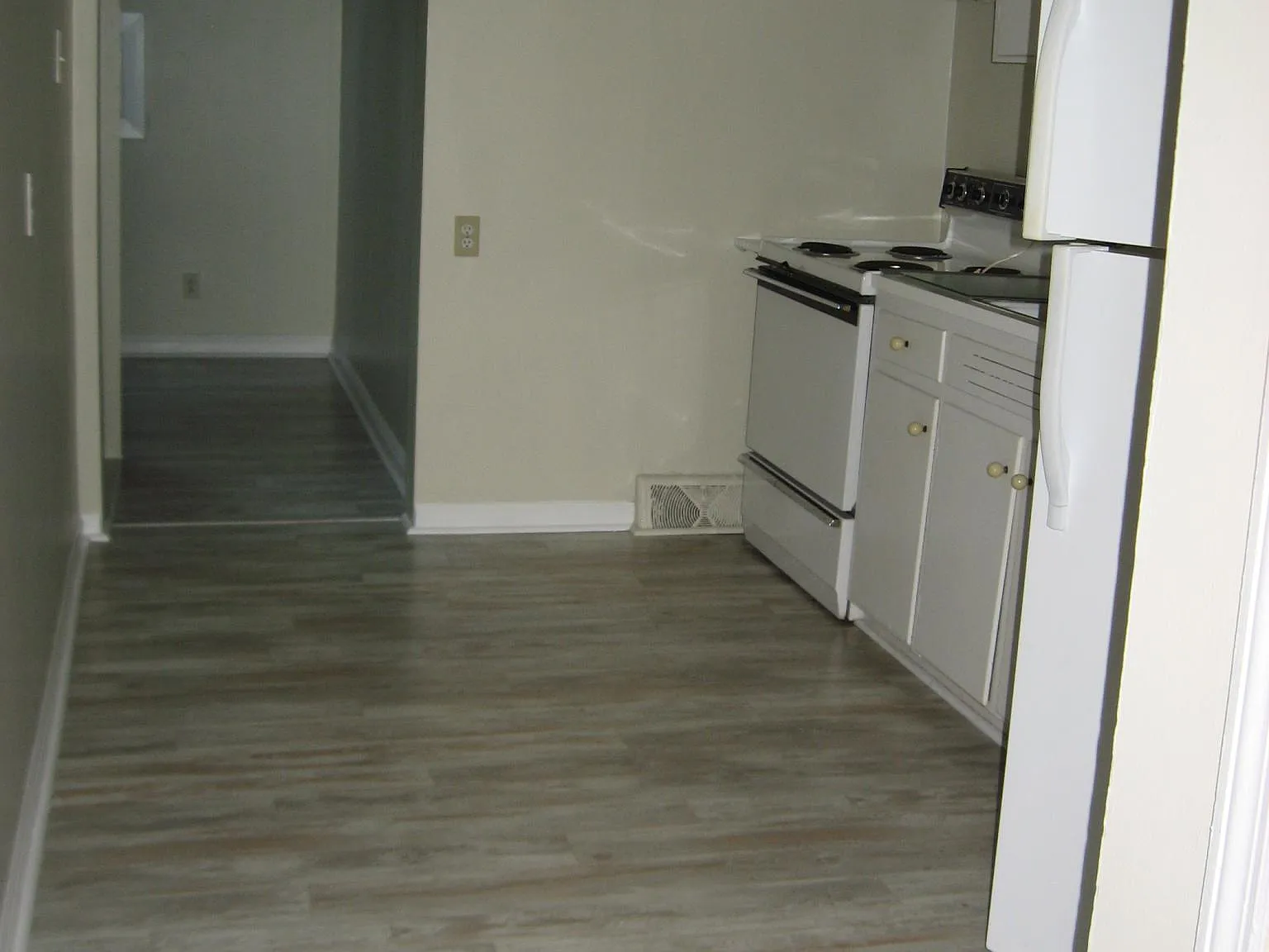 2 bed, 825 sqft, $1,275 — Photo 3