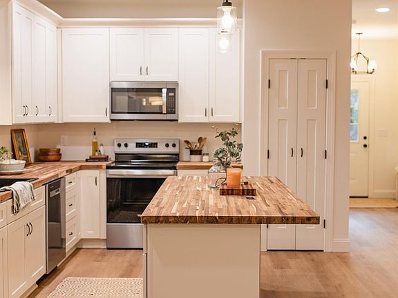 5th image of 1244 Windsor Dr