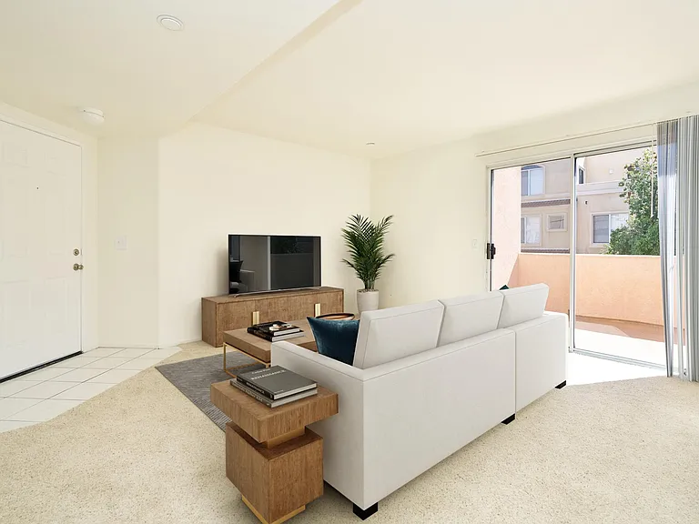 River Ranch Townhomes & Apartments — Photo 38