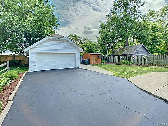 4th image of 50 Monroe Dr