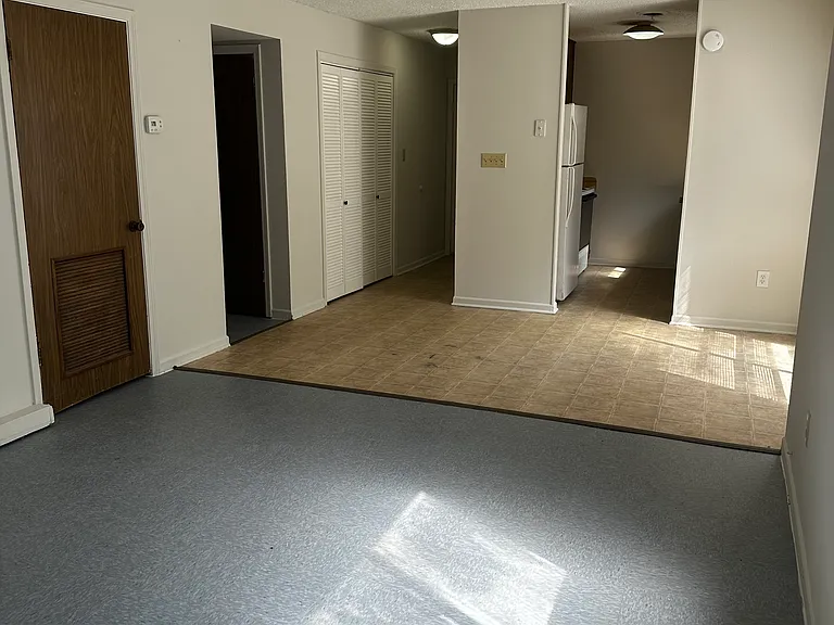105 Windtree Ct #F — Photo 7