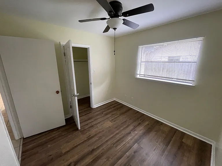 208 Hackberry St #B — Photo 8