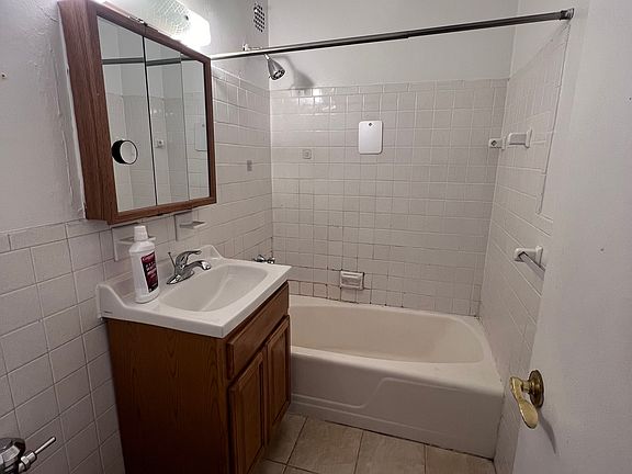 5th image of 41 Hamilton Ave #8B