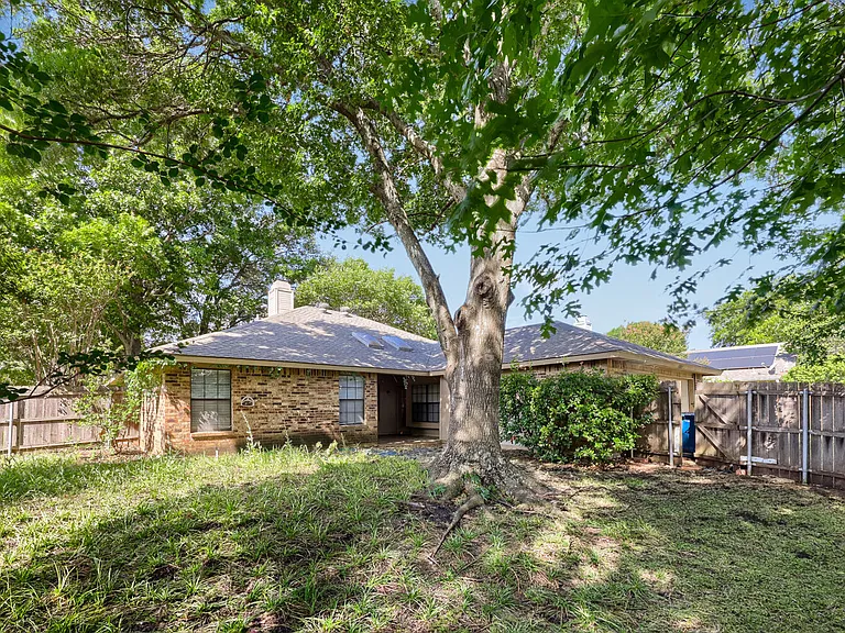 1005 Whitewater Trl — Photo 27