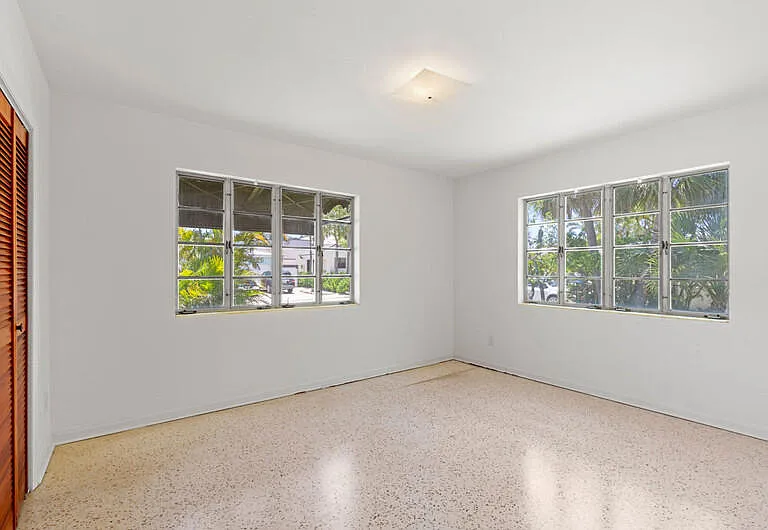 1725 N Lakeside Dr — Photo 16