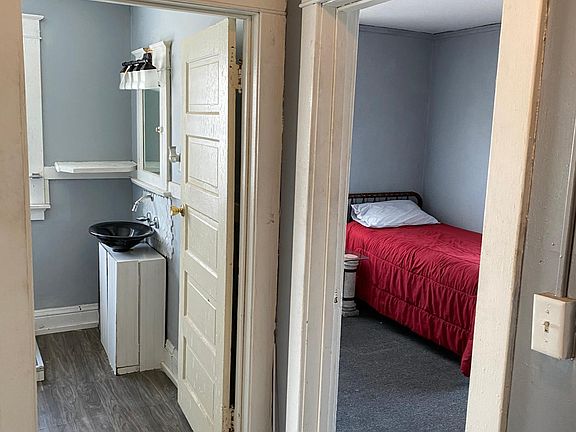 2nd image of 1700 6th St #2
