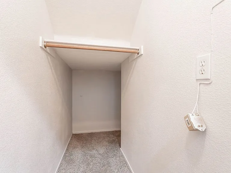 5531 Doubleday St — Photo 20