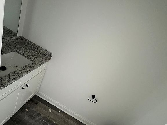 4th image of 846 Ridgewood Dr #1-5
