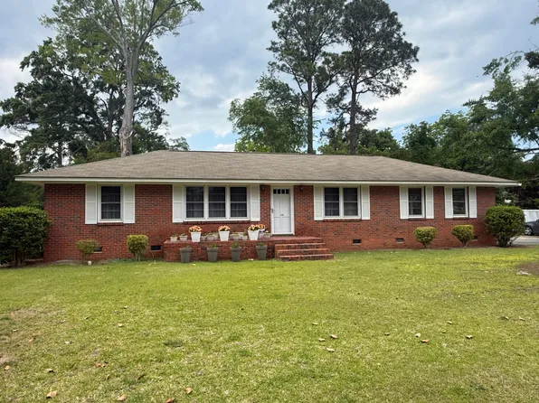 108 Barnett Dr, Bishopville, SC 29010