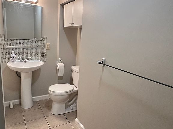 5th image of 3030 Butler Pike