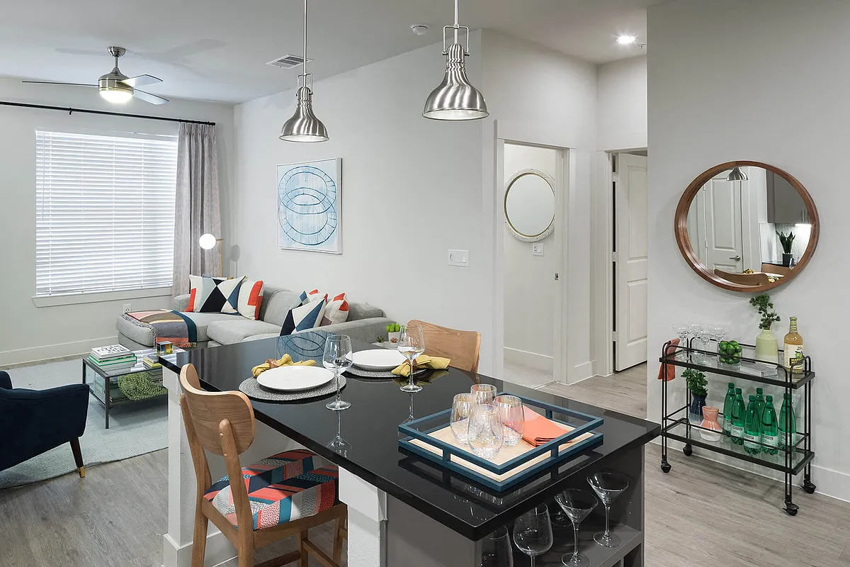 Building Photo - Jada Legacy Central Apartments