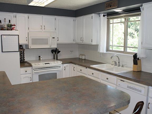 4th image of 1815 Fern Ave