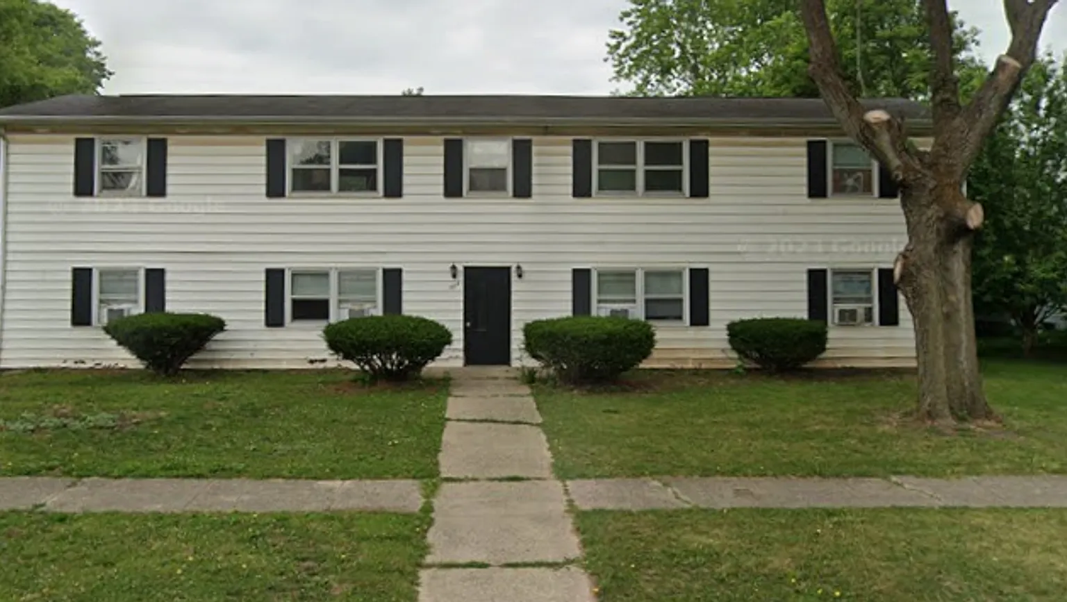 Village Place — Photo 1