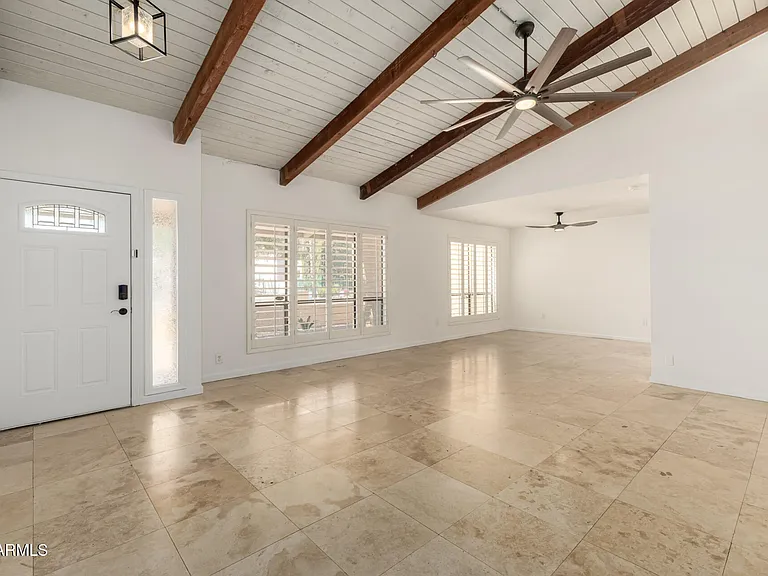 6517 S Hazelton Ln — Photo 3