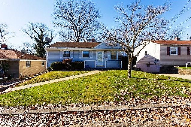 1st image of 428 Violet Dr