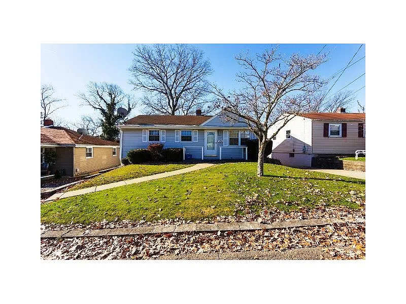 428 Violet Dr photo 1